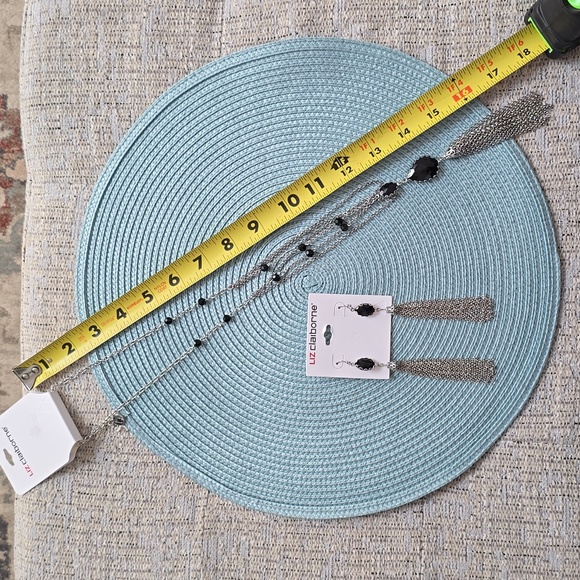 LIZ CLAIBORNE WOMEN'S FASHION JEWELRY BUNDLE OF NECKLACE AND MATCHING EARRINGS - Picture 10 of 14